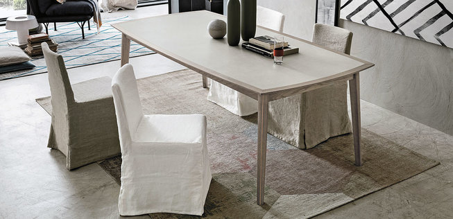 Composizione tavolo + sedie 7